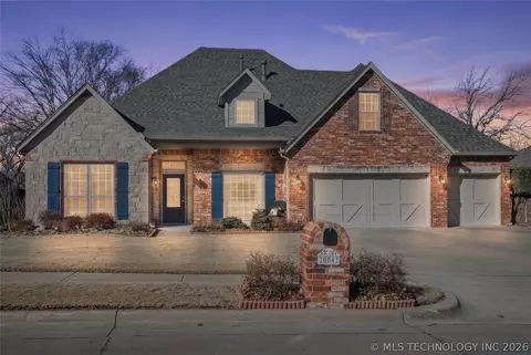 Exterior - 604 S 71st St, Broken Arrow, OK 74014 photo 2 of 8