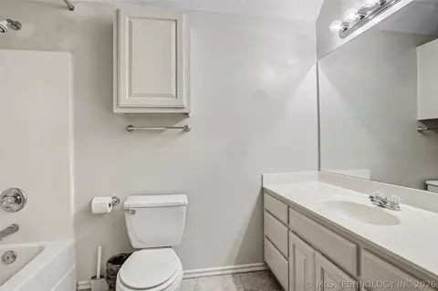 Bath - 604 S 71st St, Broken Arrow, OK 74014 photo 5 of 6