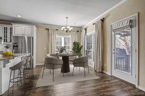 Dining - 604 S 71st St, Broken Arrow, OK 74014 photo 1 of 5