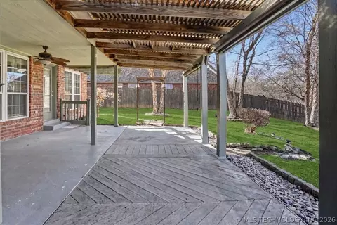Exterior - 604 S 71st St, Broken Arrow, OK 74014 photo 3 of 8