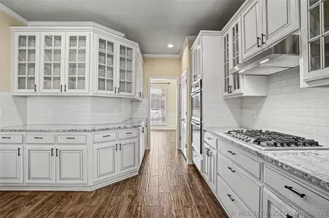Kitchen - 604 S 71st St, Broken Arrow, OK 74014 photo 2 of 4