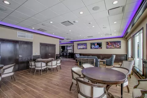 Dining - 604 S 71st St, Broken Arrow, OK 74014 photo 5 of 5