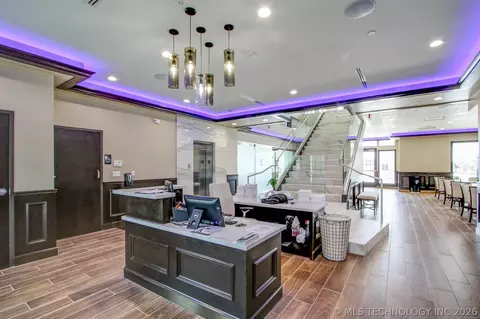 Dining - 604 S 71st St, Broken Arrow, OK 74014 photo 4 of 5