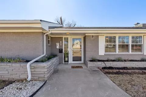 1107 E 8th St, Cushing, OK 74023 photo 4