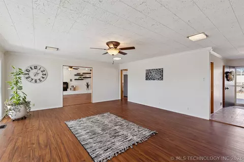 1107 E 8th St, Cushing, OK 74023 photo 9