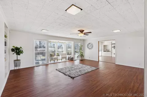 1107 E 8th St, Cushing, OK 74023 photo 8