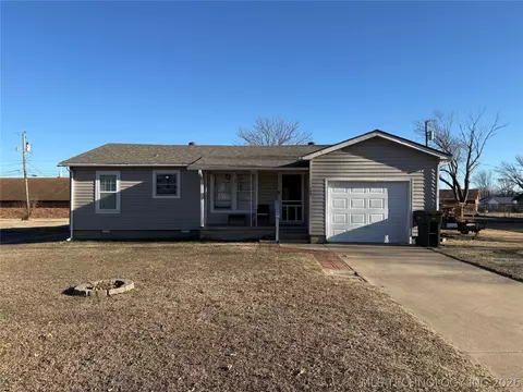 184 Greenbriar Cir, Mannford, OK 74044