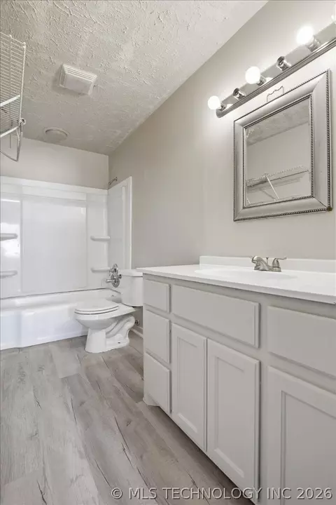 6710 E Independence Pl, Tulsa, OK 74115 photo 8