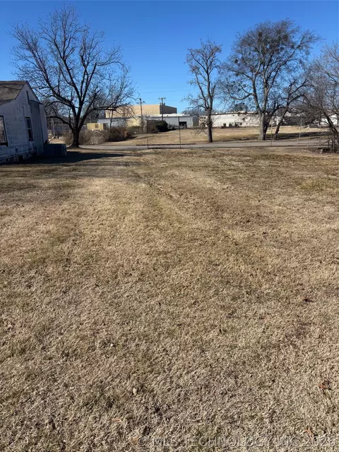 9 S Elliott St, Pryor, OK 74361