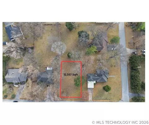 2706 E 49th St, Tulsa, OK 74105