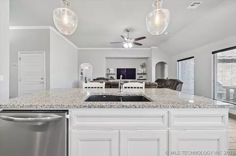 1543 E 137th Pl, Glenpool, OK 74033 photo 18