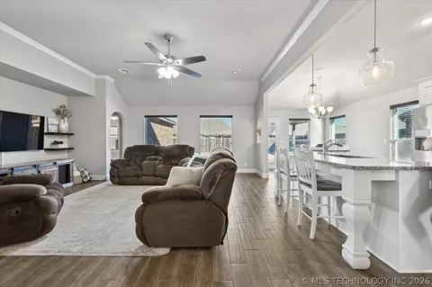 1543 E 137th Pl, Glenpool, OK 74033 photo 13