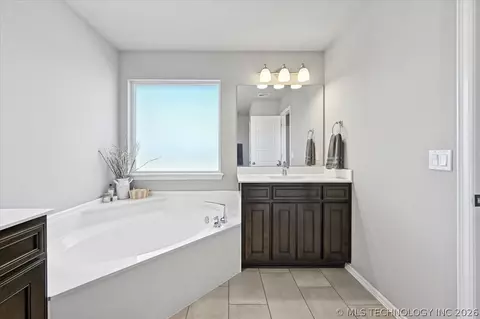 1543 E 137th Pl, Glenpool, OK 74033 photo 32