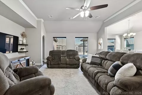 1543 E 137th Pl, Glenpool, OK 74033 photo 12
