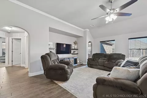 1543 E 137th Pl, Glenpool, OK 74033 photo 10
