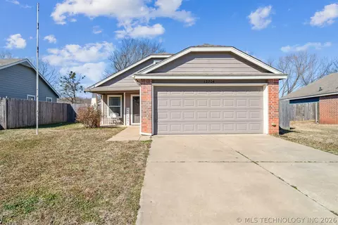 12304 S 270th East Ave, Coweta, OK 74429