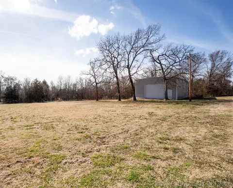 380 E 437 Rd, Spavinaw, OK 74366