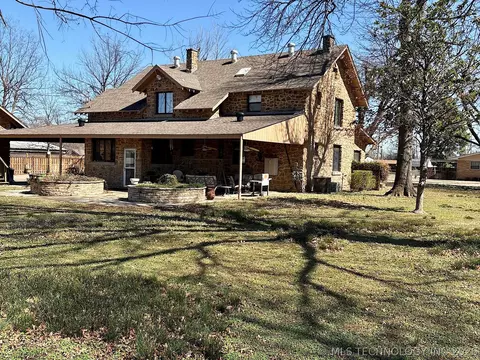 Exterior - 1007 S Wilson Ave, Cushing, OK 74023 photo 24 of 28