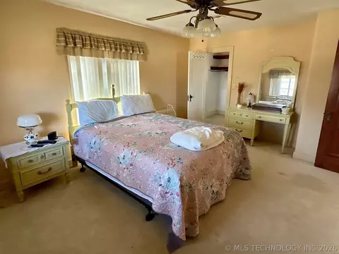 Bedroom - 1007 S Wilson Ave, Cushing, OK 74023 photo 1 of 10