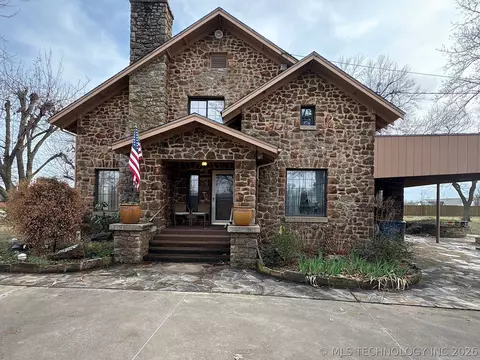 Exterior - 1007 S Wilson Ave, Cushing, OK 74023 photo 5 of 28