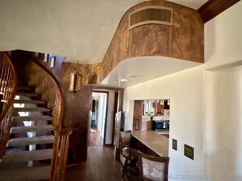 Entry Way - 1007 S Wilson Ave, Cushing, OK 74023 photo 1 of 3