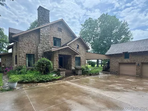 1007 S Wilson Ave, Cushing, OK 74023
