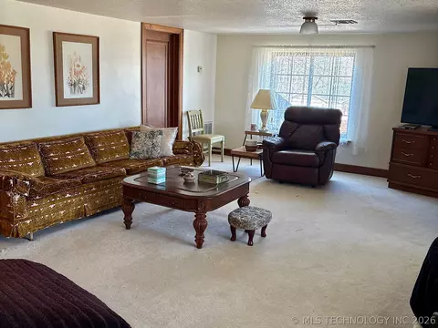 Living - 1007 S Wilson Ave, Cushing, OK 74023 photo 12 of 12