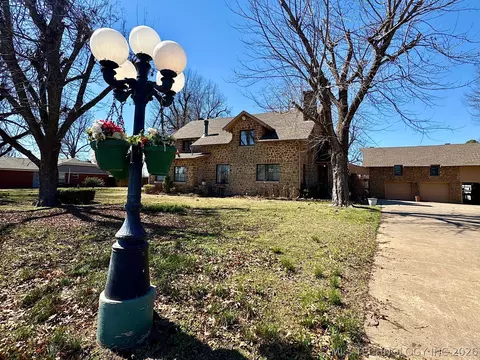 Exterior - 1007 S Wilson Ave, Cushing, OK 74023 photo 13 of 28