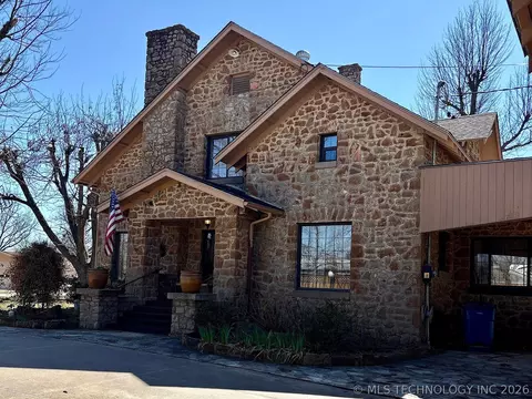 Exterior - 1007 S Wilson Ave, Cushing, OK 74023 photo 9 of 28