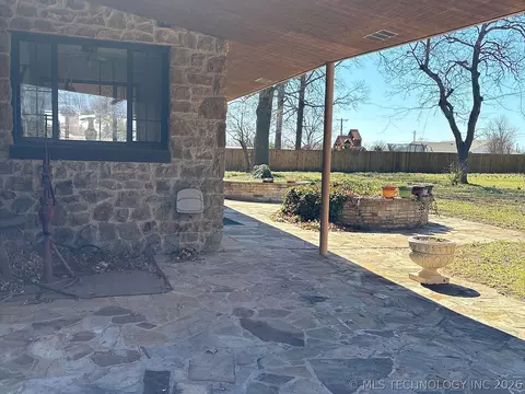 Exterior - 1007 S Wilson Ave, Cushing, OK 74023 photo 17 of 28