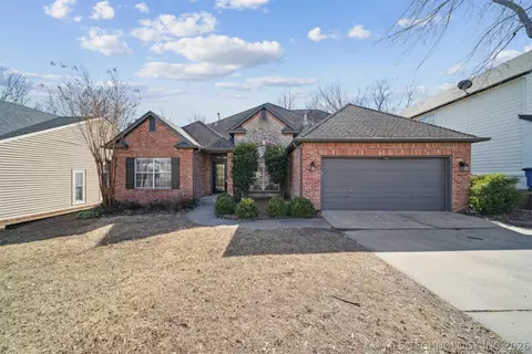 9208 E 90th St, Tulsa, OK 74133