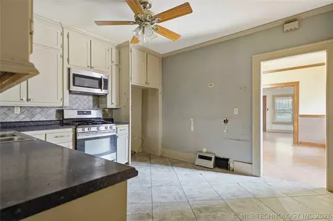 Kitchen - 1916 E 14th St, Tulsa, OK 74104 photo 4 of 4
