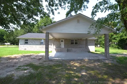 1468 W Division St, Westville, OK 74965