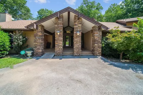 3116 E 71st St, Tulsa, OK 74136