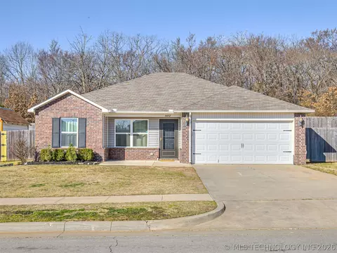 14852 S 274th East Ave, Coweta, OK 74429