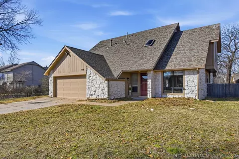 8304 S 4th St, Broken Arrow, OK 74011