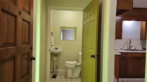 Entry Way - 411 S 3rd, Eufaula, OK 74432 photo 1 of 3