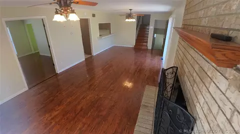 Living - 411 S 3rd, Eufaula, OK 74432 photo 1 of 11