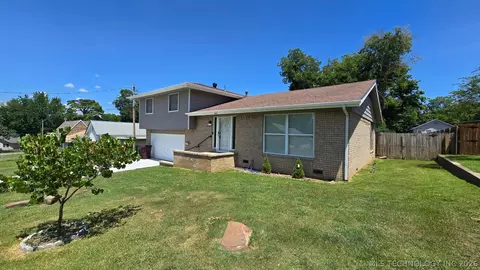 Exterior - 411 S 3rd, Eufaula, OK 74432 photo 2 of 8