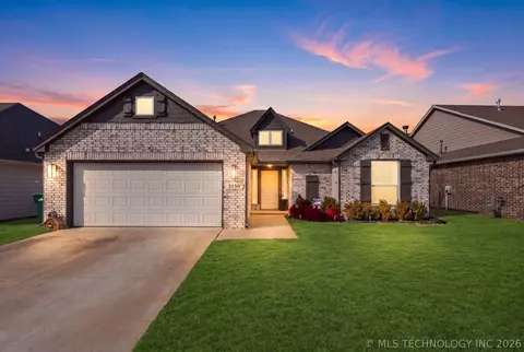5130 S Walnut Creek Dr W, Sand Springs, OK 74063