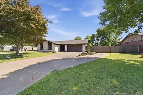 21908 W 11th St, Sand Springs, OK 74063
