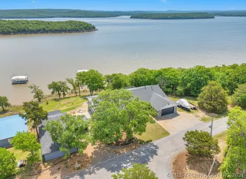 218 Nakomis Cir, Canadian, OK 74425
