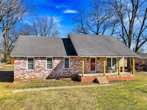 1627 S Locust Ave, Westville, OK 74965