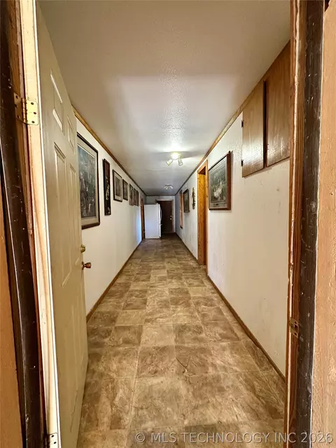 Entry Way - 5924 Kickapoo Ave, Kingston, OK 73439 photo 3 of 3