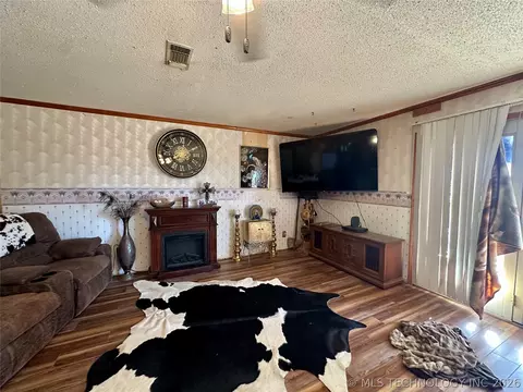 Living - 5924 Kickapoo Ave, Kingston, OK 73439 photo 1 of 6