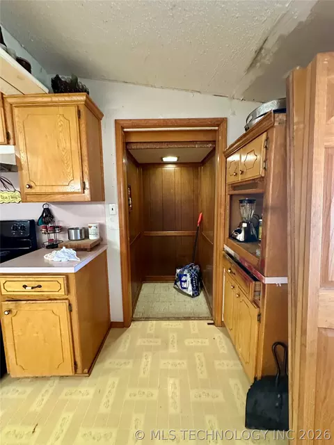 Kitchen - 5924 Kickapoo Ave, Kingston, OK 73439 photo 6 of 7