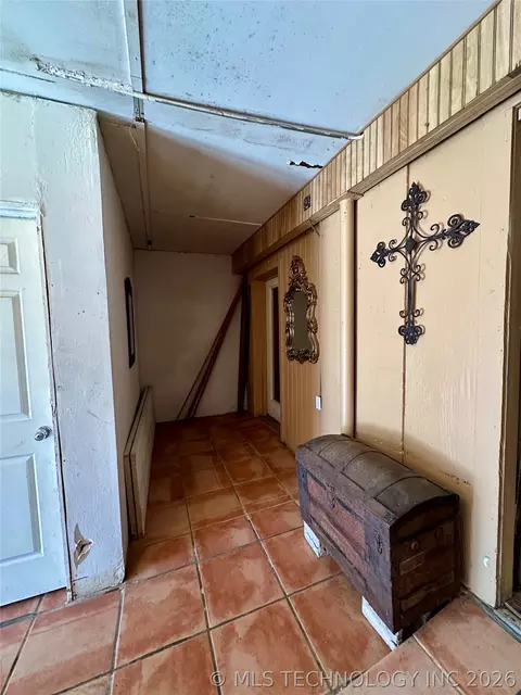 Entry Way - 5924 Kickapoo Ave, Kingston, OK 73439 photo 2 of 3