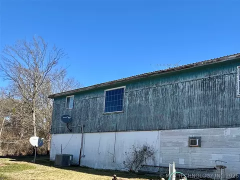 Exterior - 5924 Kickapoo Ave, Kingston, OK 73439 photo 8 of 9