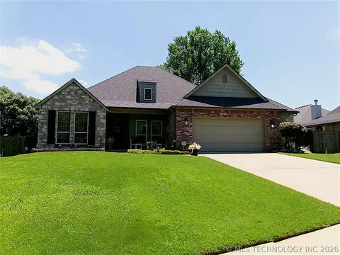 710 W 40th St, Sand Springs, OK 74063