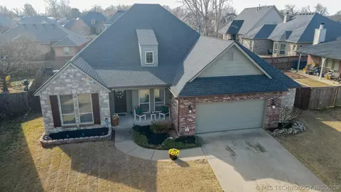 710 W 40th St, Sand Springs, OK 74063